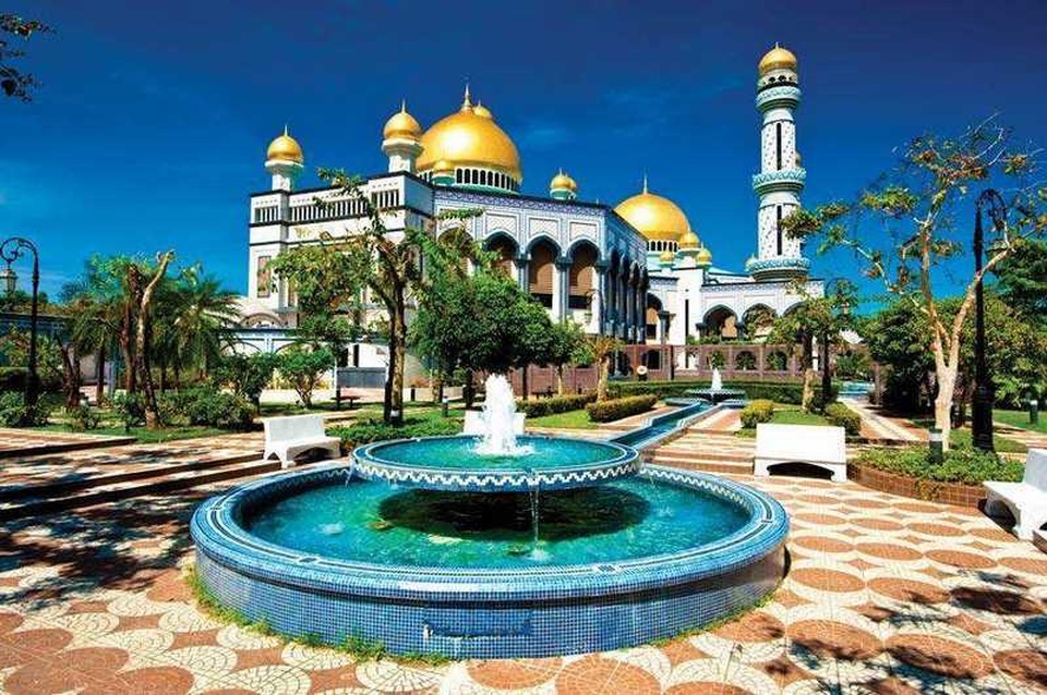 Choáng ngợp cung điện dát vàng lớn nhất thế giới tại Đông Nam Á