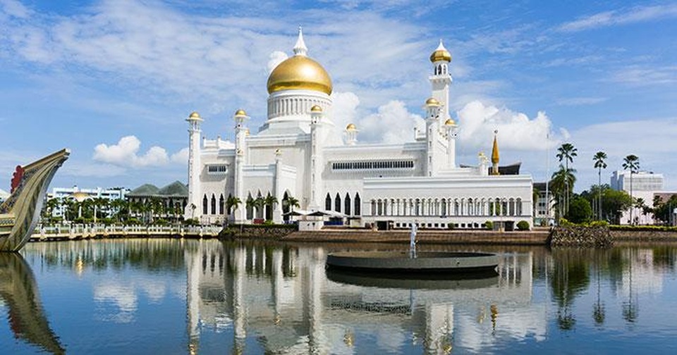 Choáng ngợp cung điện dát vàng lớn nhất thế giới tại Đông Nam Á